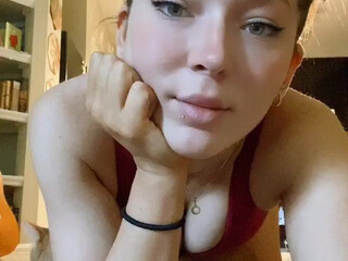 calliemurphy likes to mess with toys