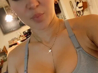 calliemurphy Flirty chick