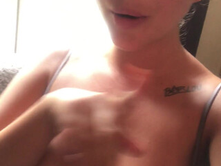 annapolinaxxxx Attractive chick fucks juicy slits