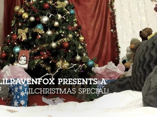 Santa stocking babe shows elastic tits