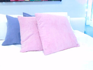 RussianXXtasy babe fucks both holes