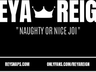 Naughty  cam girl  masturbates shaved vagina