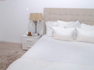 L_U_A adult mom handjob pussy