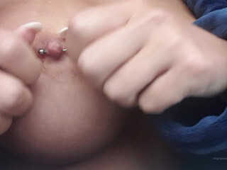 Do full skin pulls the cap with a phallus