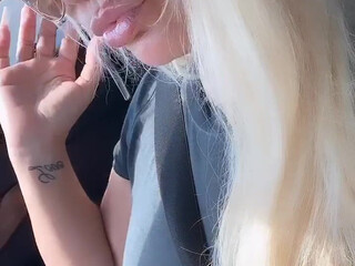 jennalovexxx sexy blonde gently masturbates cunt