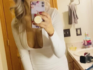 sportywife Beauty with cool curves