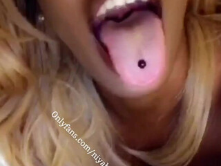 niyahreneenudes Chick in