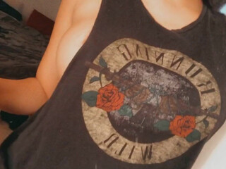 lizzyacosta bitch in high heels and her sexy legs