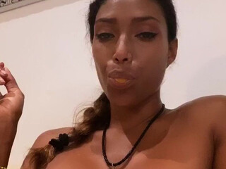 Emmanuelle Noire Adorable Kral