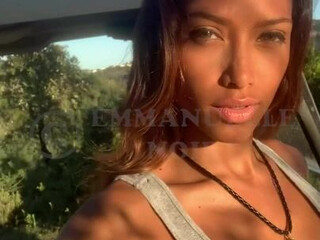 Emmanuelle Noire seductive babe dancing spectacular striptease