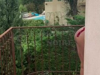 Emmanuelle Noire busty jerk off