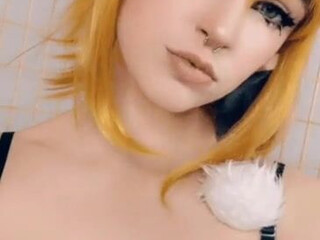 Rusty Fawkes  gorgeous chick fucks cunt with phallus