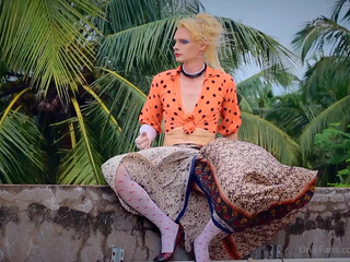 lola spais OnlyFans  fucks herself in red dildo