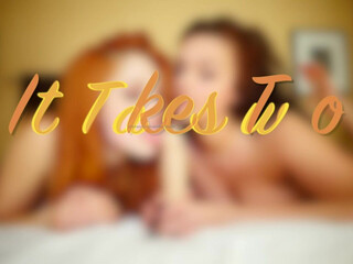 Molly Stewart fucks herself in pink dildo