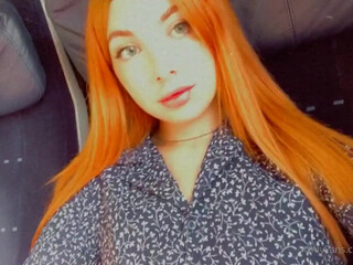 Penny_Petite masturbating and playing with her pussy