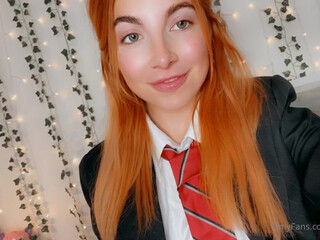 Penny_Petite sweet masturbating