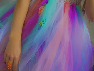 Penny_Petite flexible chick heartily exercises its holes