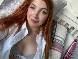 Penny_Petite dancing