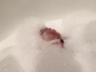 danniiharwood loves jerking off and catches the buzz from the process