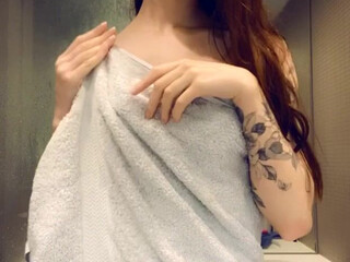 daintywilder charming babe magically shows her body