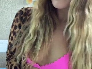 colorsofautumn whore model pulls pussy
