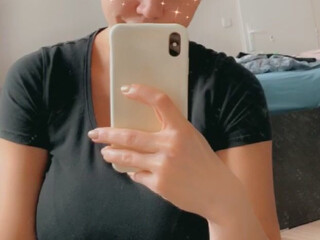 chloelamour wonderful mother pulls the cap with her fingers