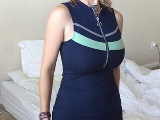 boltonwife cute bitch in erotic outfit