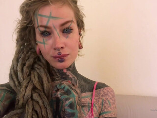 anuskatzz sexy babe showed her tits