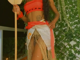 Laura_Saenz OnlyFans sweetlaurasaenz   juicy chick fingers her shaved holes