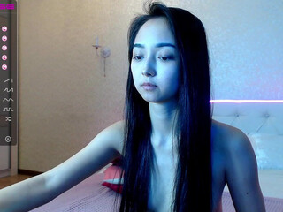 shy_hairi juicy breasts and smooth pussy