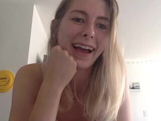 jamie_lauren experienced trash cram hand in both their holes