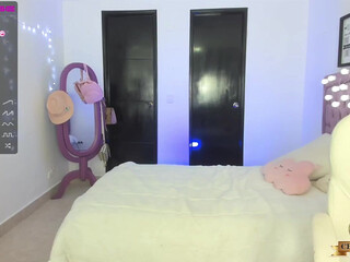 hanna_costtello caresses gorgeous boobs