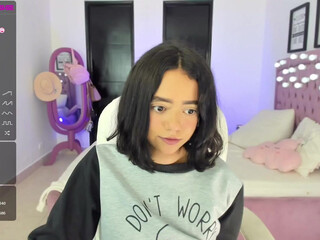 hanna_costtello crazy passion masturbates both holes