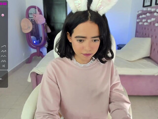 hanna_costtello busty naughty babe caresses shaved pussy