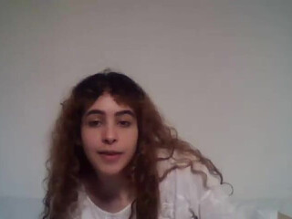 dreianova sexy hottie relish sucks sex toy