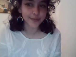 dreianova Amazing brunette