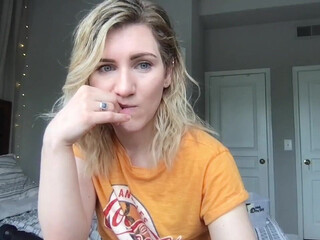 daddysbabybird elegant cam girl engaged in lustful caresses