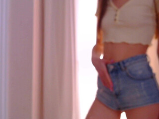 varonica_caprii blissful nipple flows from excitement