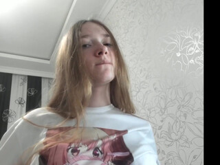 mysat slutty bitch having fun with a rubber dick