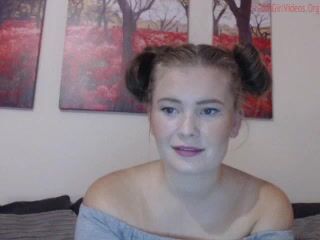 crazydaisy_ with dildo relaxes her shaved vagina