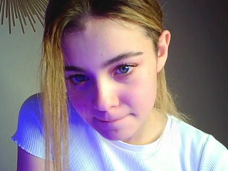 crazydaisy_ Chic schoolgirl