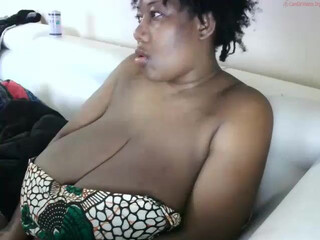 cherrykuchixx beauty is resting with pussy