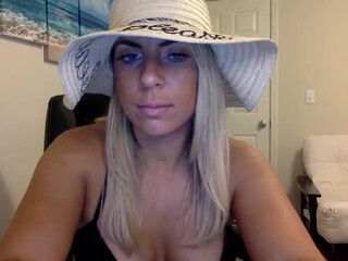 ariannakartel slutty female gently pulls pussy