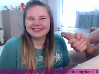 anne_joey gorgeous female licks dildo