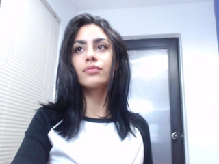 julieth_lovelace11 imposing mare jerks off both holes