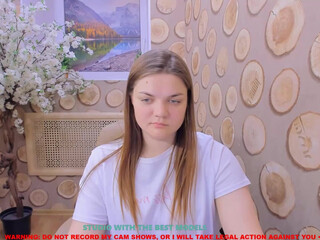 malia_coy in oil shows a graceful body