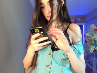 alisaacoy cute girls masturbate pussy