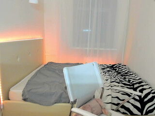 alisaacoy blonde with tattoo caresses huge boobs