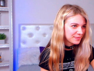 _bella_v lustful ladies lick wet pussies