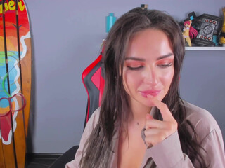 tiffany_keys hot bitch passionately pulls pussy